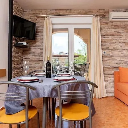 In With Balcony, Air Condition, Wifi *