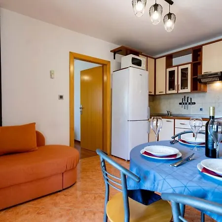 In With Balcony, Air Condition, Wifi *
