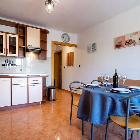 In With Balcony, Air Condition, Wifi Lopar