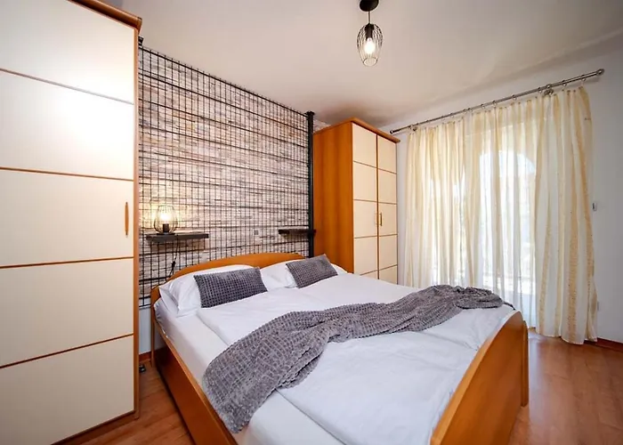 Apartman In With Balcony, Air Condition, Wifi *