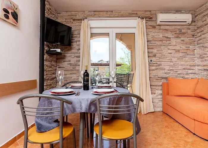 In With Balcony, Air Condition, Wifi *