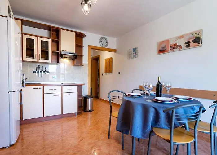 In With Balcony, Air Condition, Wifi Lopar