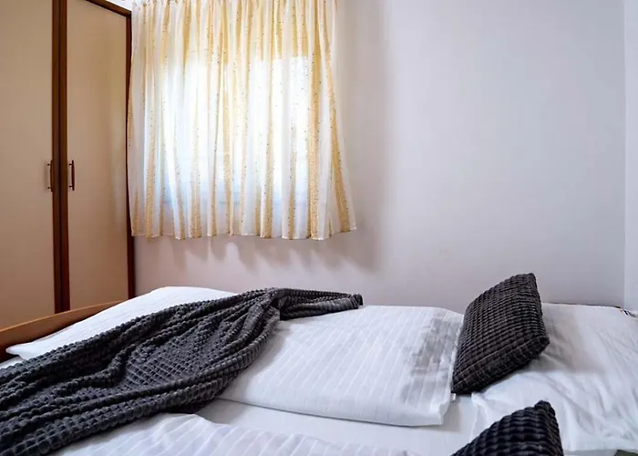 In With Balcony, Air Condition, Wifi Apartament